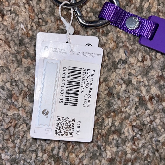 Lululemon purple silicone key chain - Picture 2 of 3